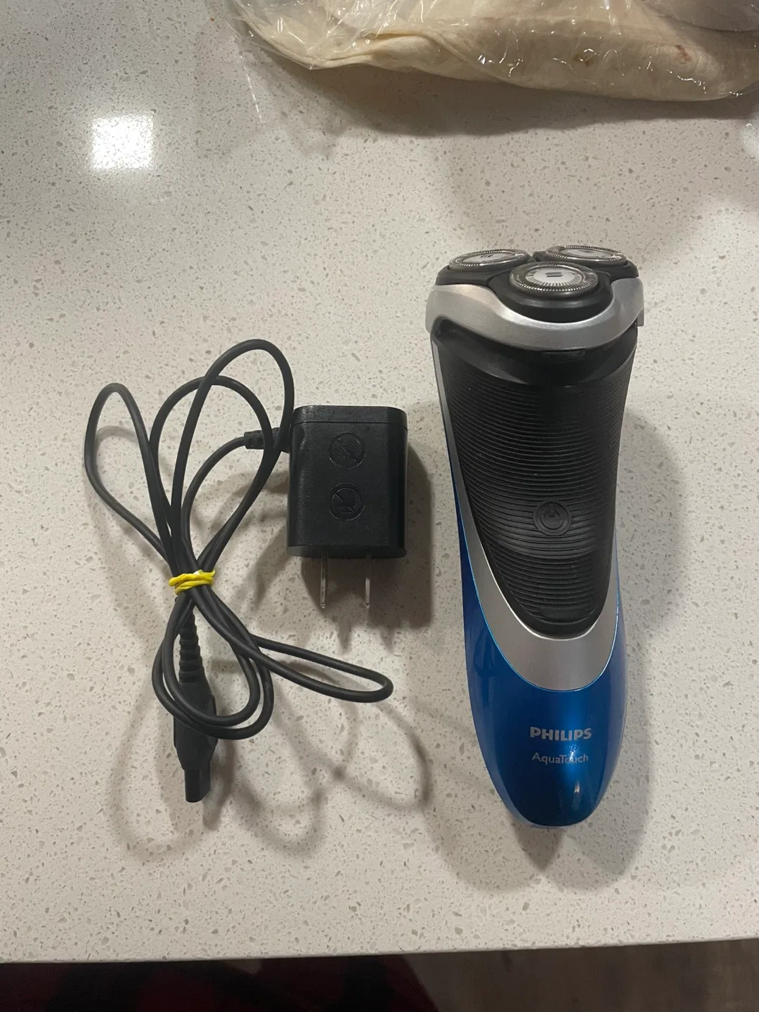 Philips AT890/17 Aquatouch Plus Wet and Dry Electric Shaver