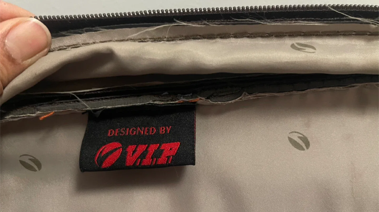VIP Luggage Suitcase - Brown image indicator(5)