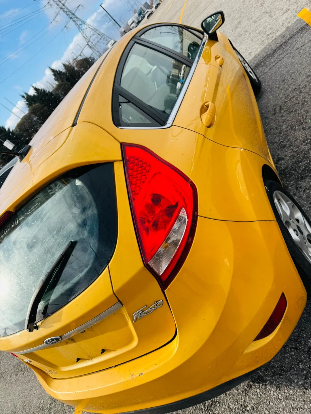 2012 Ford Fiesta Hatchback ( LOW KM ) image indicator(2)