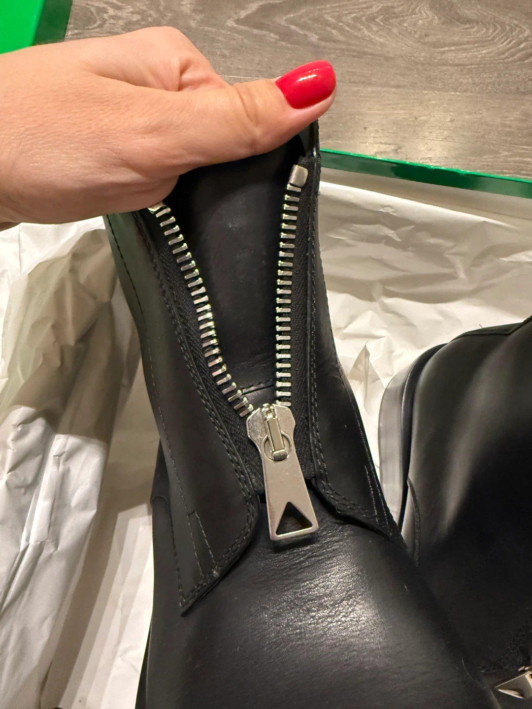 Bottega Veneta Zip Front Leather Ankle Boots size 40 Italy - photo 4