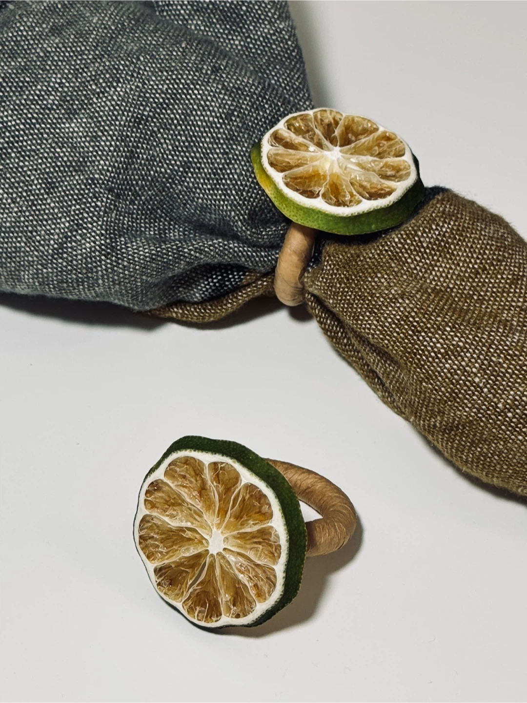 Handmade Napkin Rings with Dried Citrus - photo 2