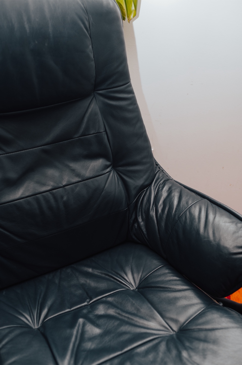 1970’s Scandinavian-Style Leather Swivel Chair with Ottoman - photo 5