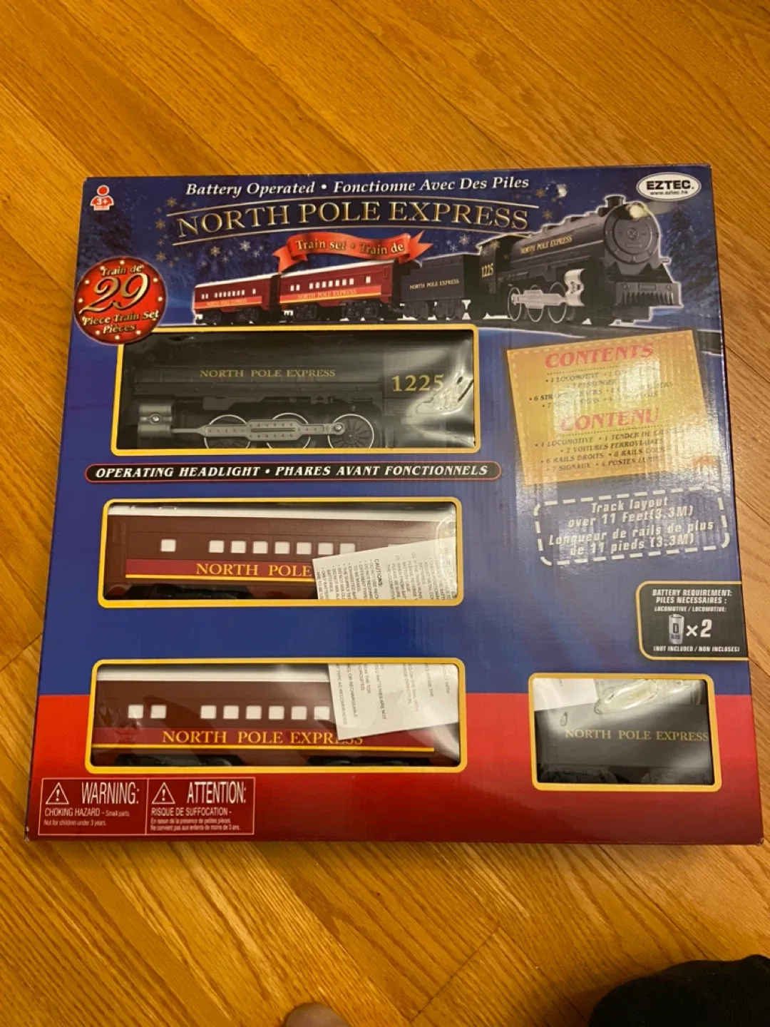 EZTEC North Pole Express Train Set 29 Pieces Christmas 11 Feet