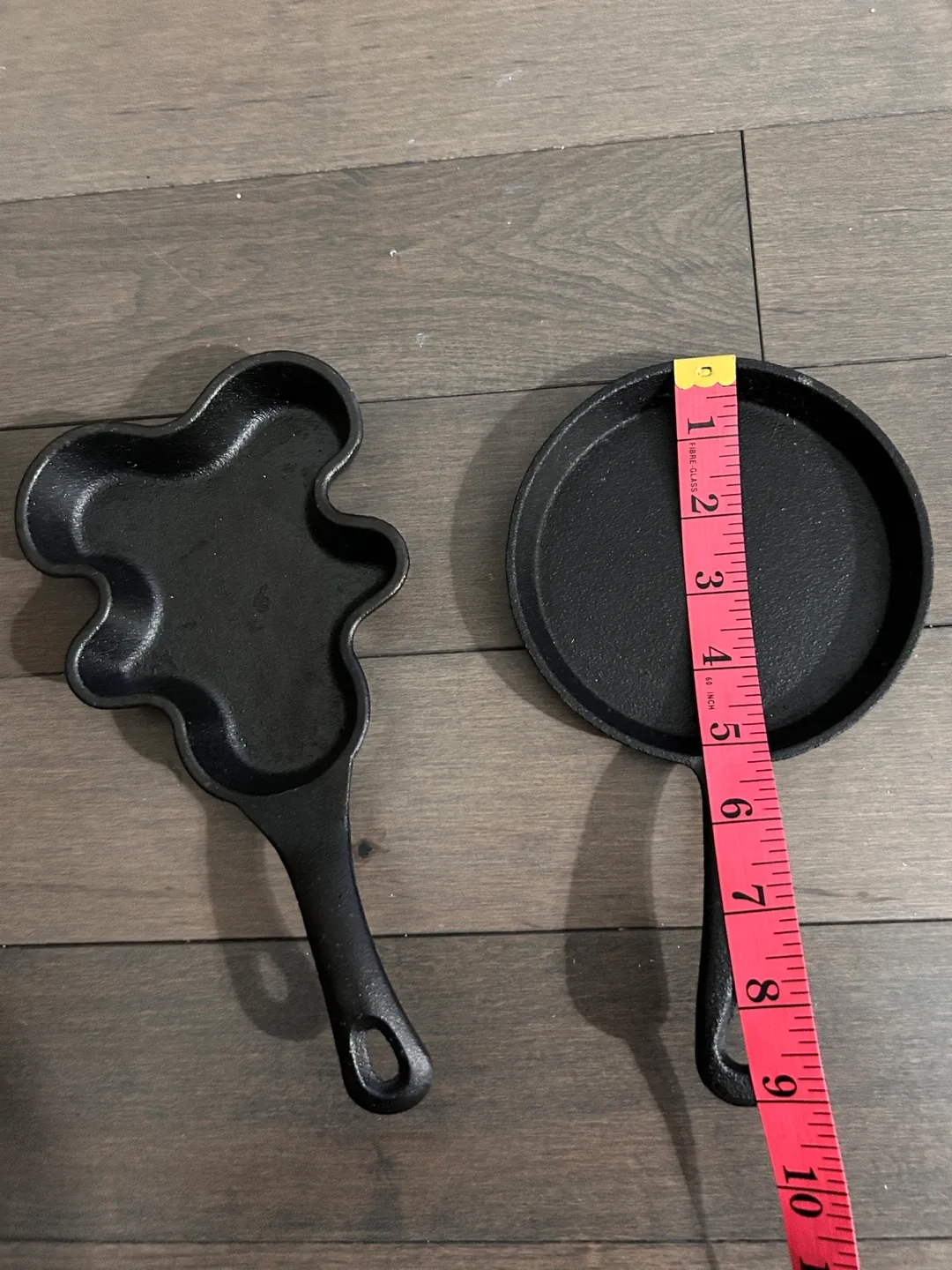 Cast Iron Mini Pans - Round & Flower Shape image indicator(3)