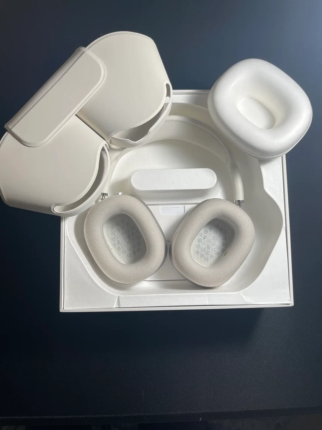 New Apple Airpods Max - Starlight
