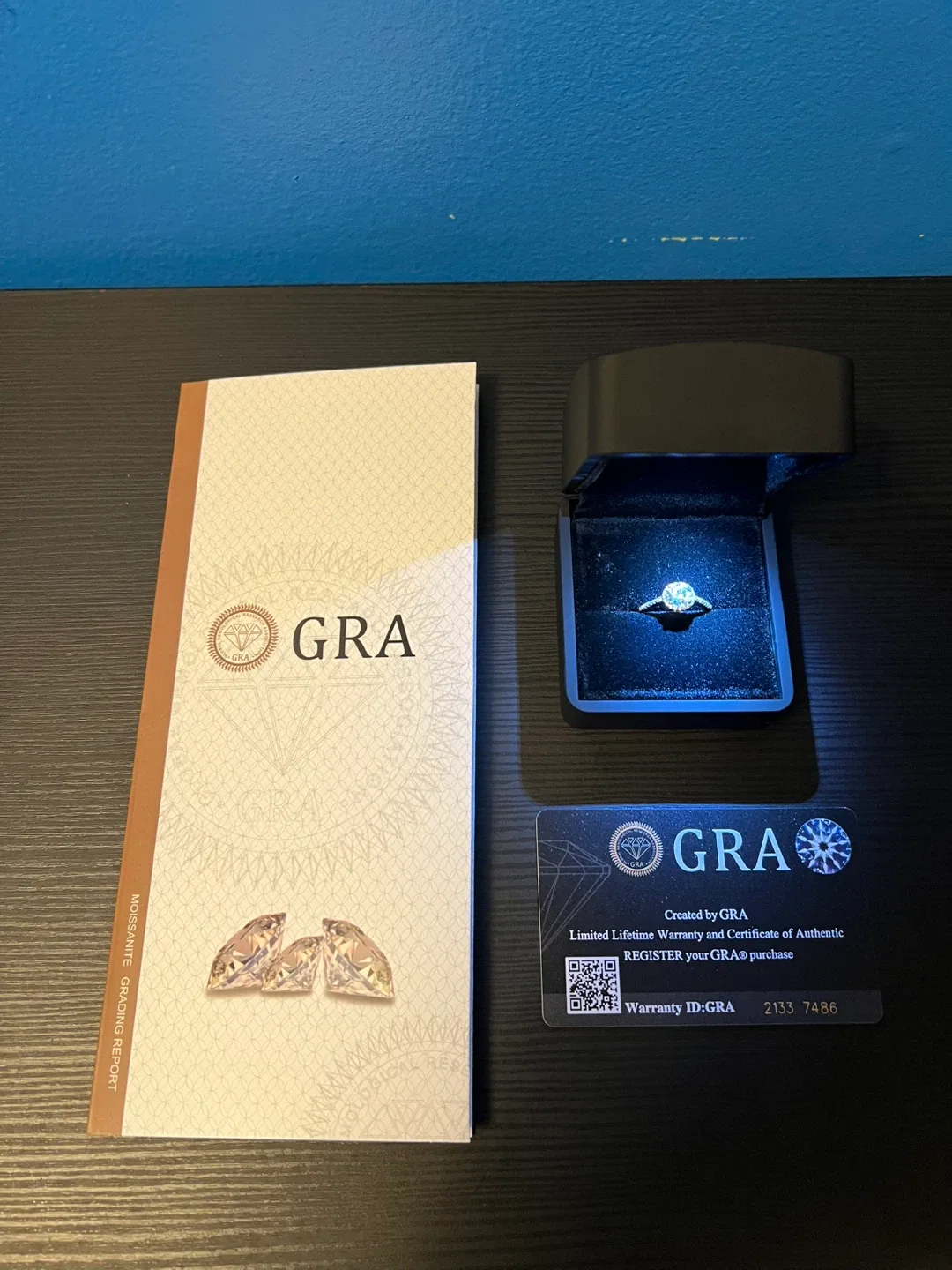 VVS1 Moissanite Engagement Ring image indicator(4)