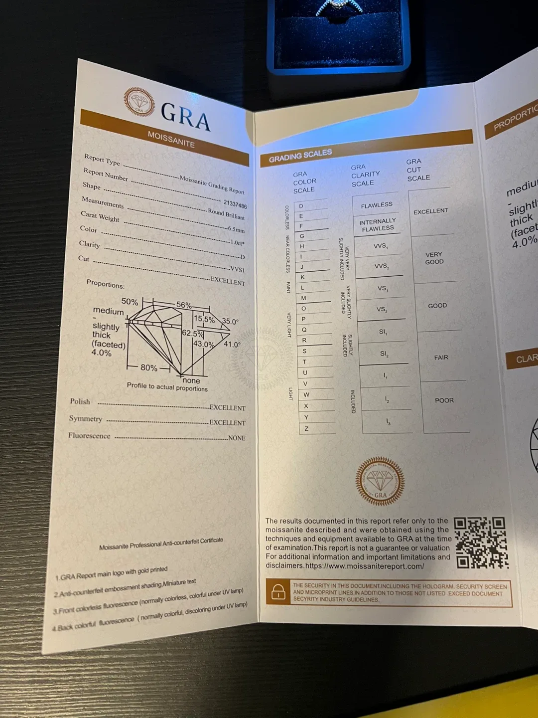 VVS1 Moissanite Engagement Ring image indicator(6)
