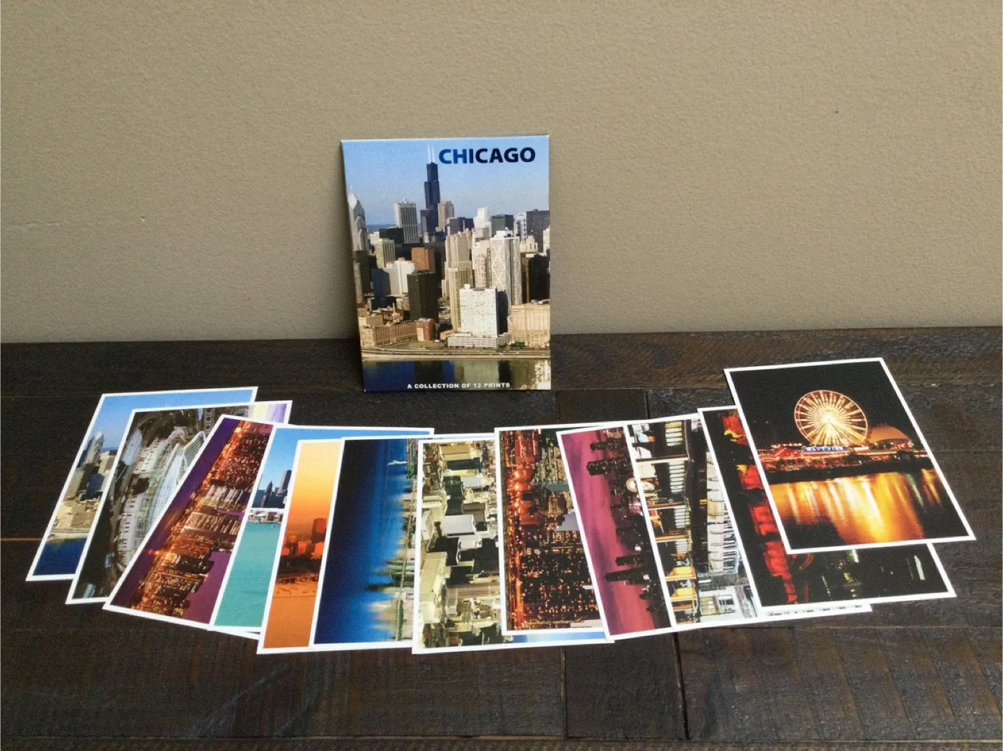 Free pack of 12 Chicago postcards