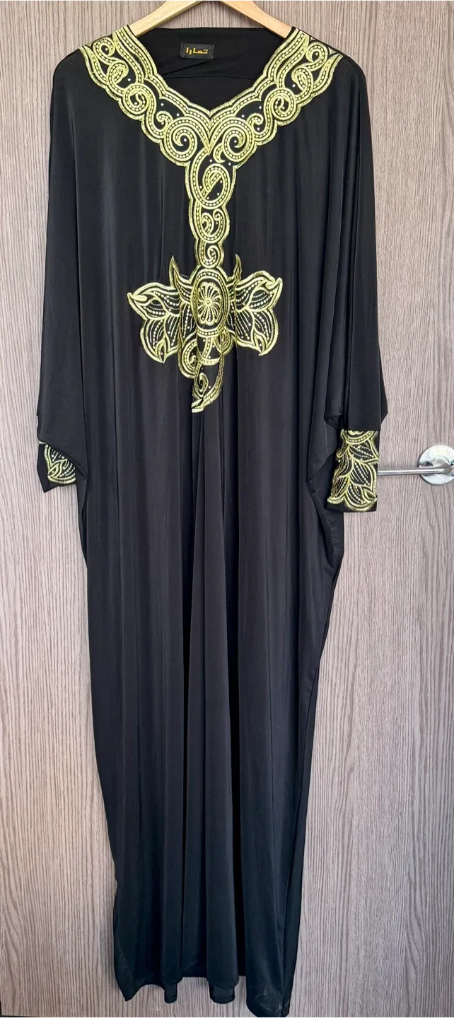 Black & Gold Embellished Dubai Kaftan – Couture Evening Abaya image indicator(5)