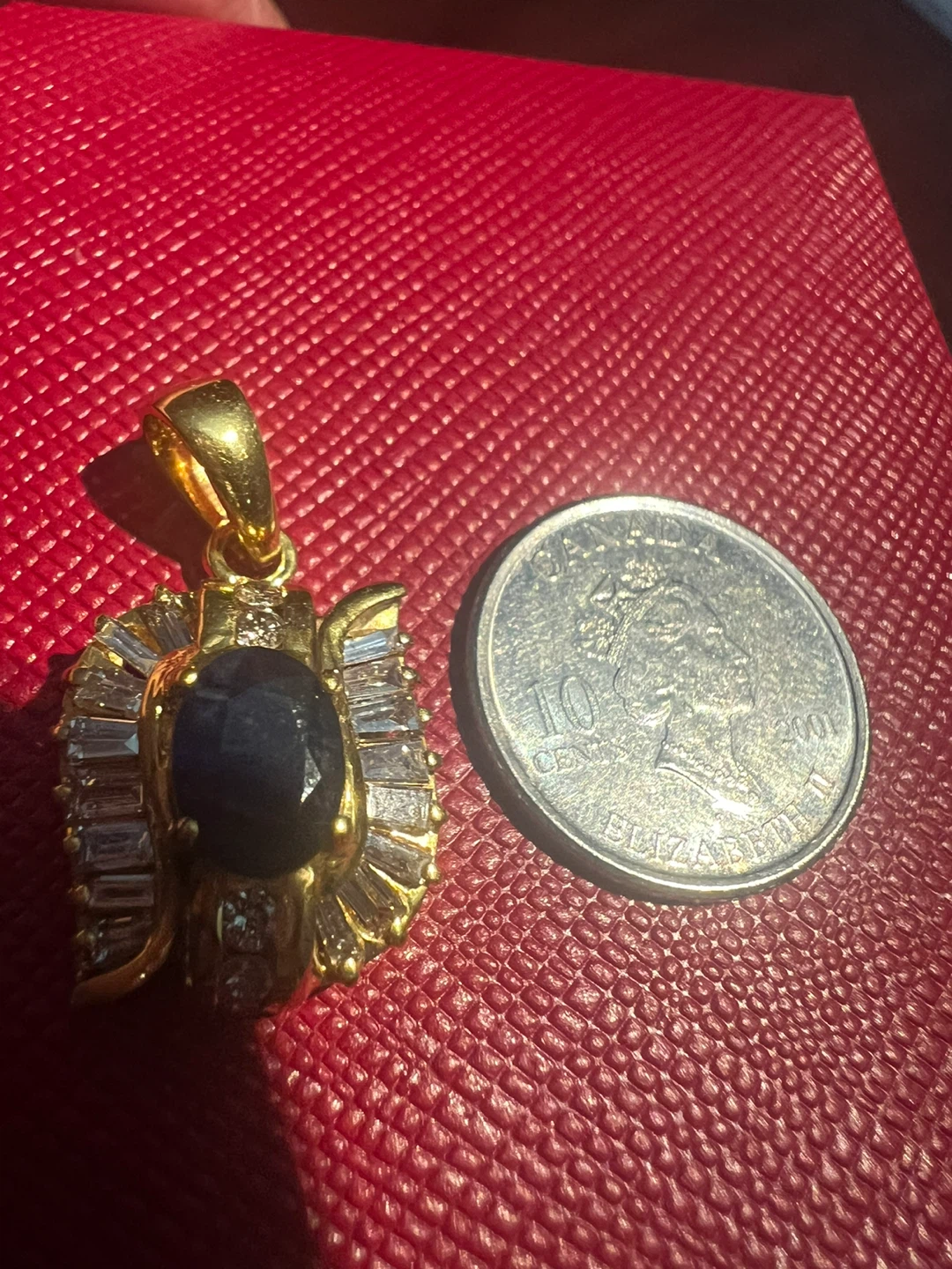 14 k Gold Pendant with sapphire and diamonds p. - photo 2