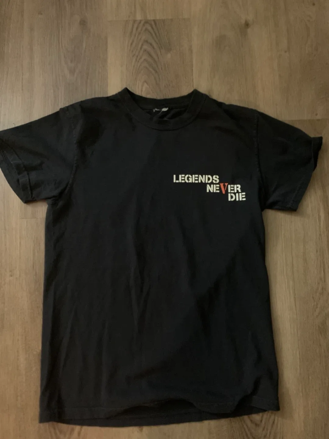 VLONE Legends Never Die T-shirt - Size Small