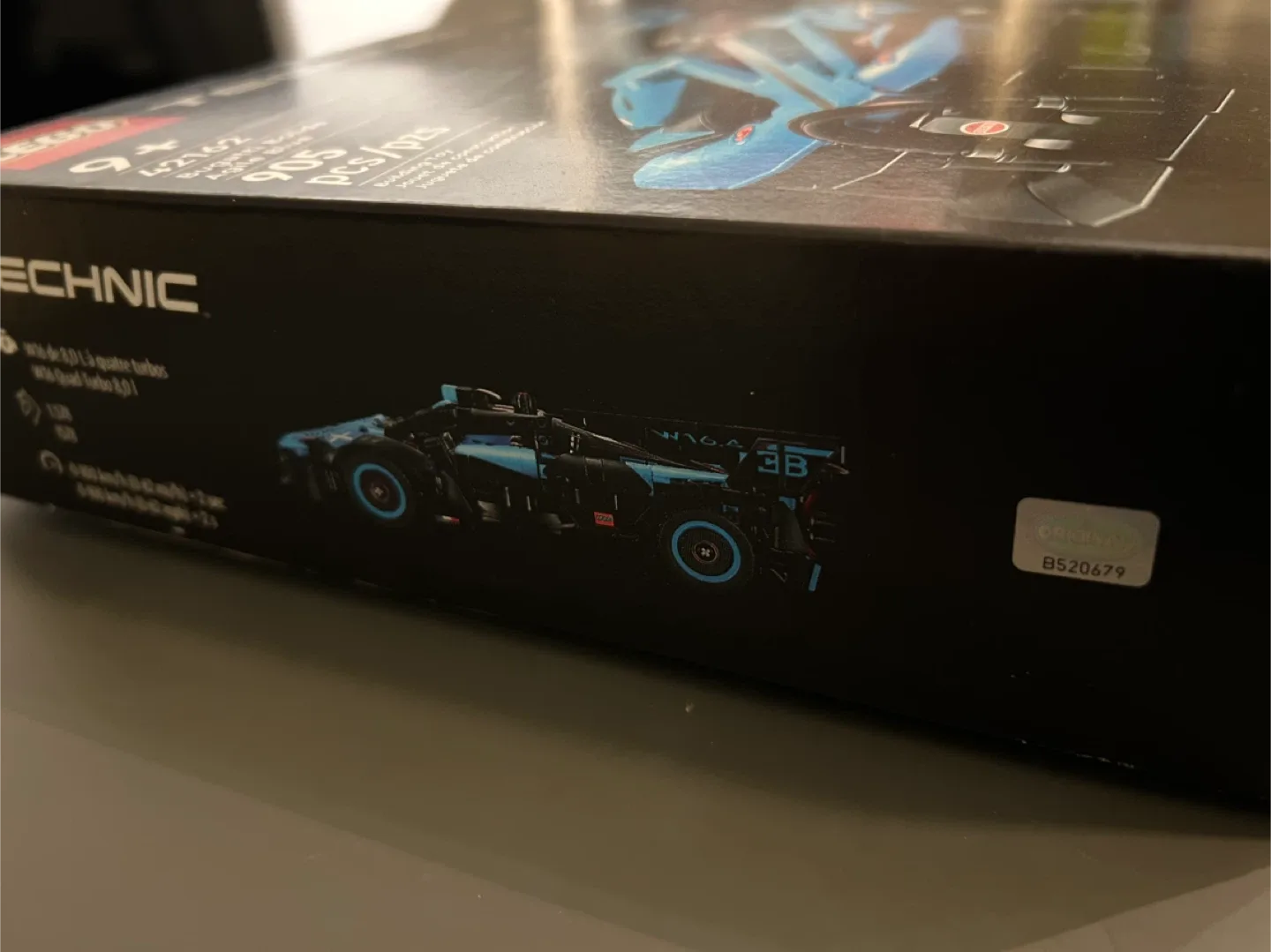 LEGO Technic Bugatti Bolide Agile Blue 42162 New image indicator(4)