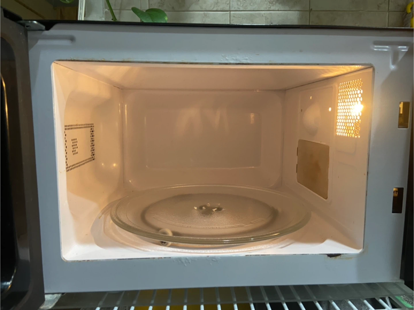 Magic Chef Microwave - Black - photo 3