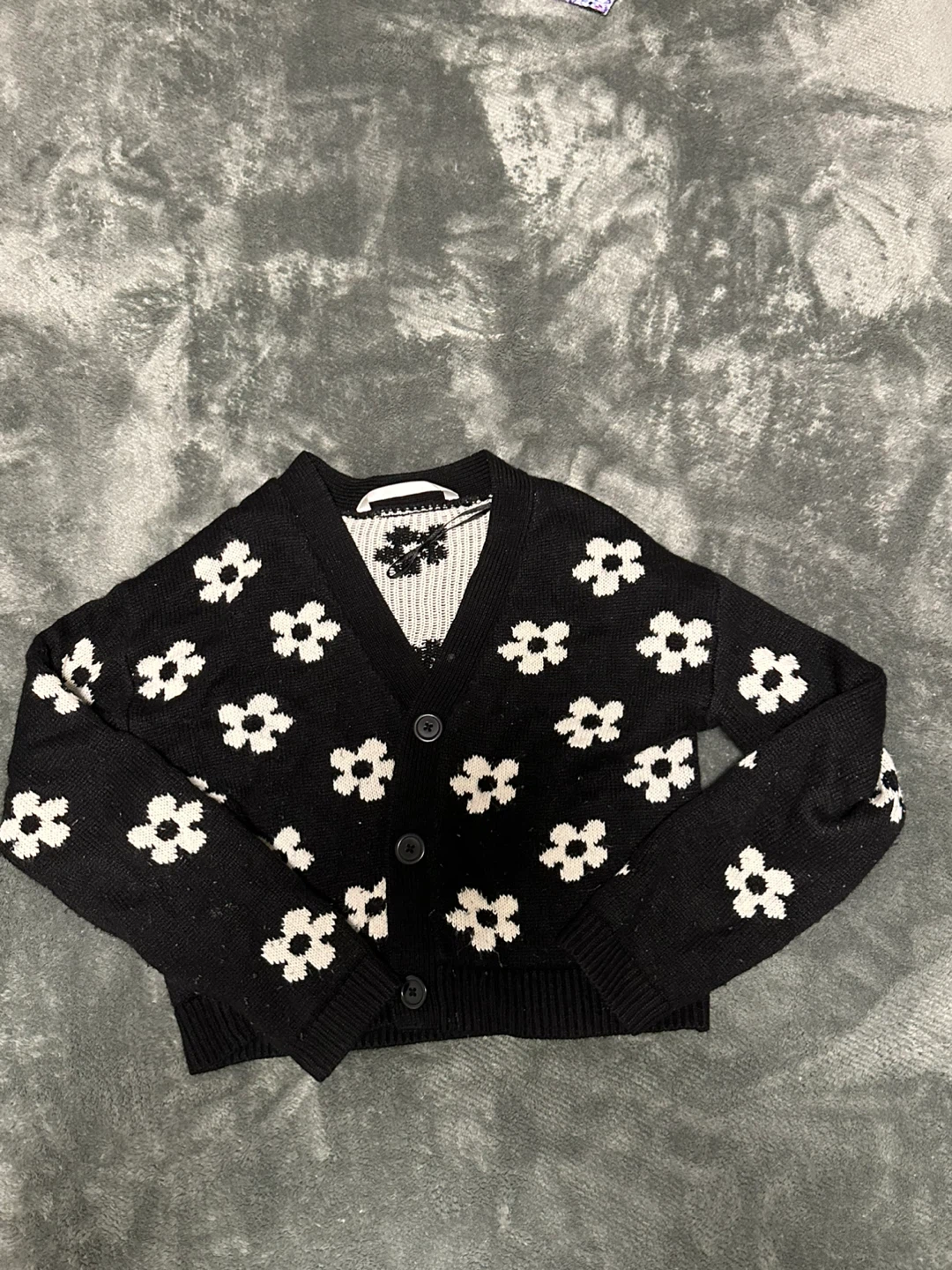 Puma Beige Sweatpants & Black Floral Cardigan