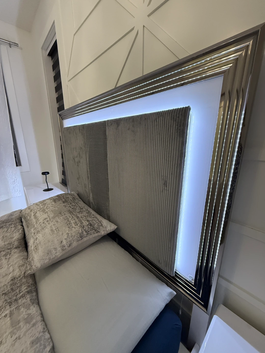 Queen Size LED Bed Frame - Modern Grey - photo 5
