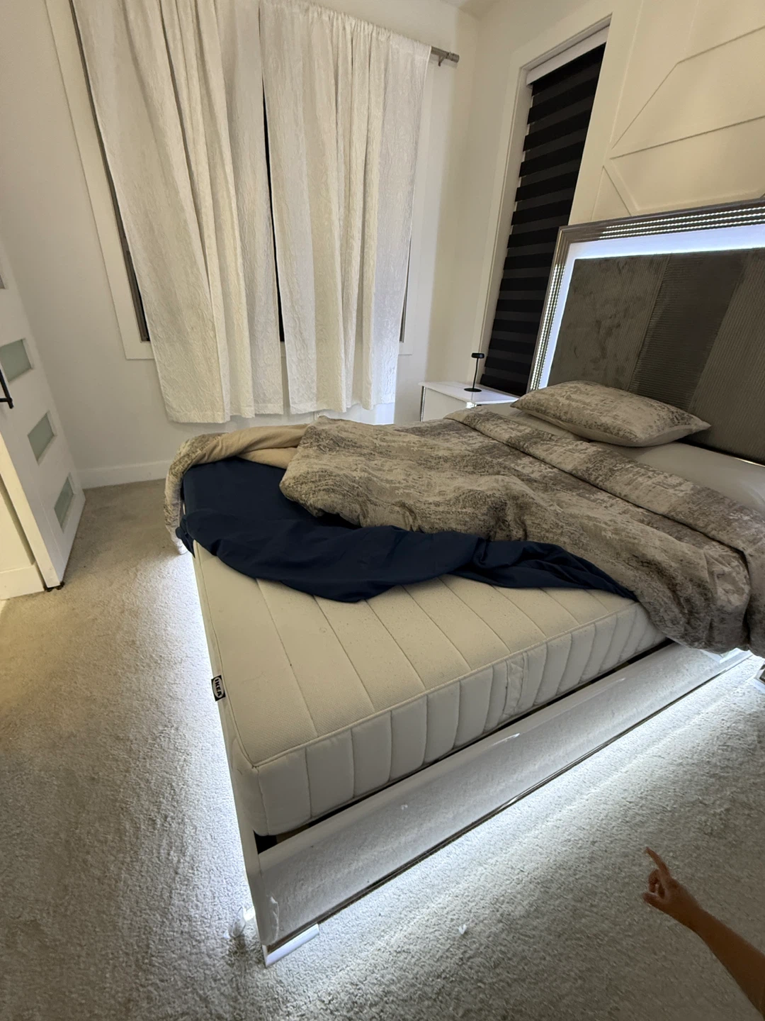 Queen Size LED Bed Frame - Modern Grey - photo 4
