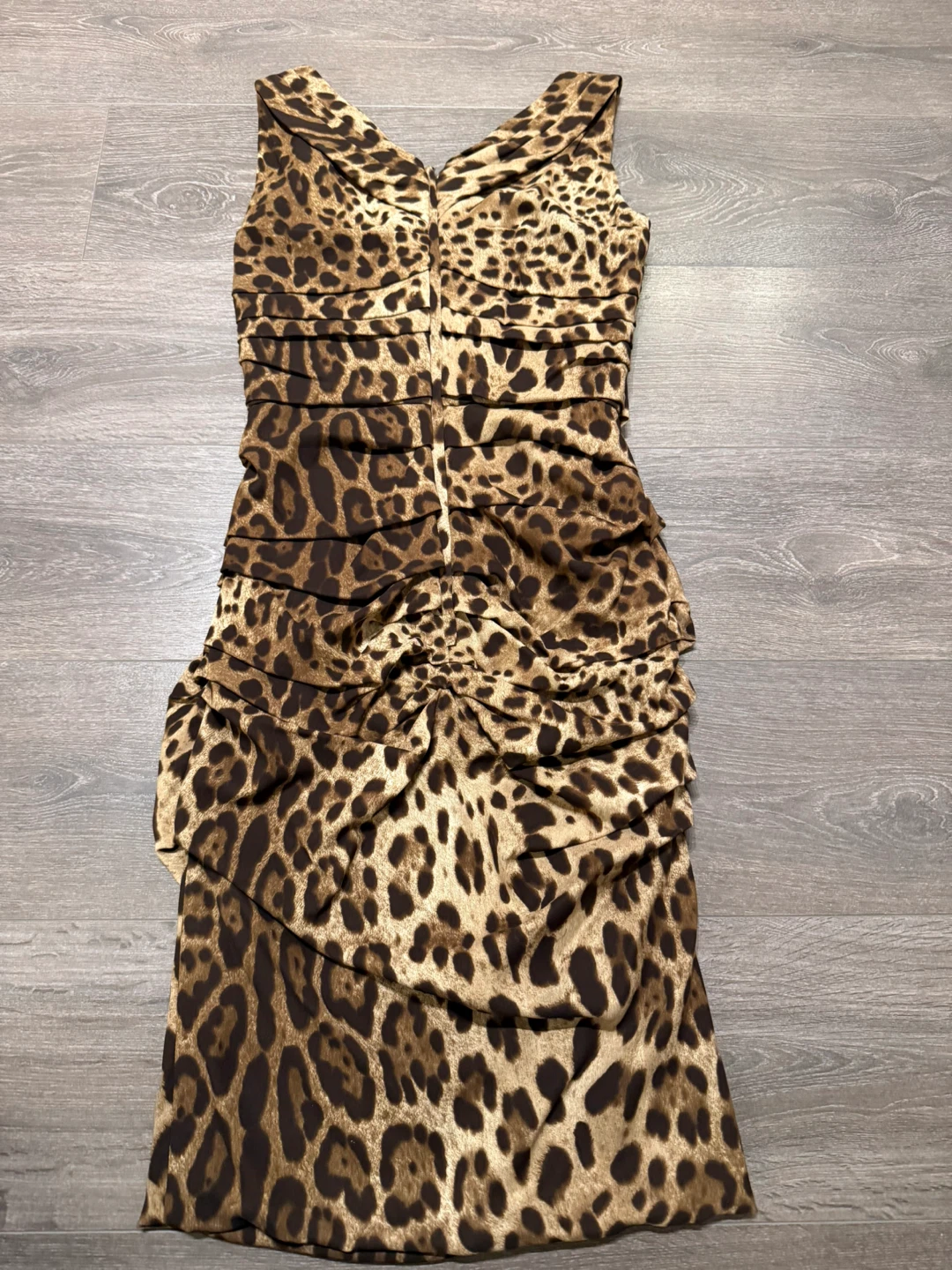 Dolce & Gabbana Leopard silk Dress, Size 44 fits small medium - photo 4