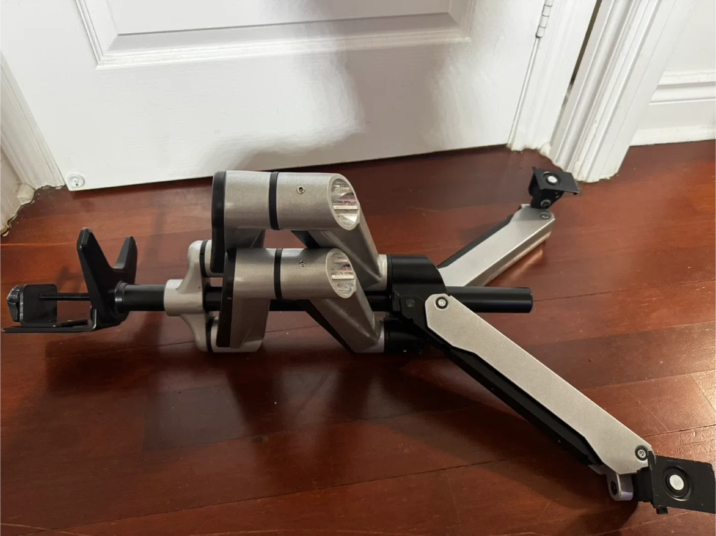 Dual  Monitor Arm image indicator(3)