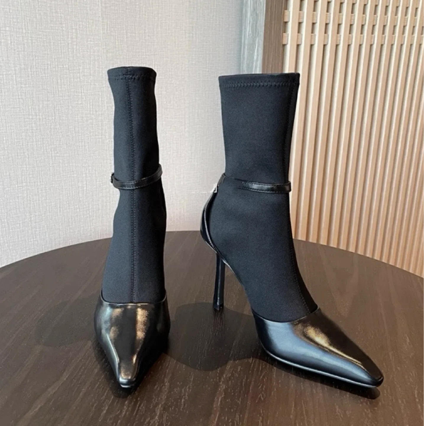 New Black Ankle High Heel Boots Size 37 image indicator(2)