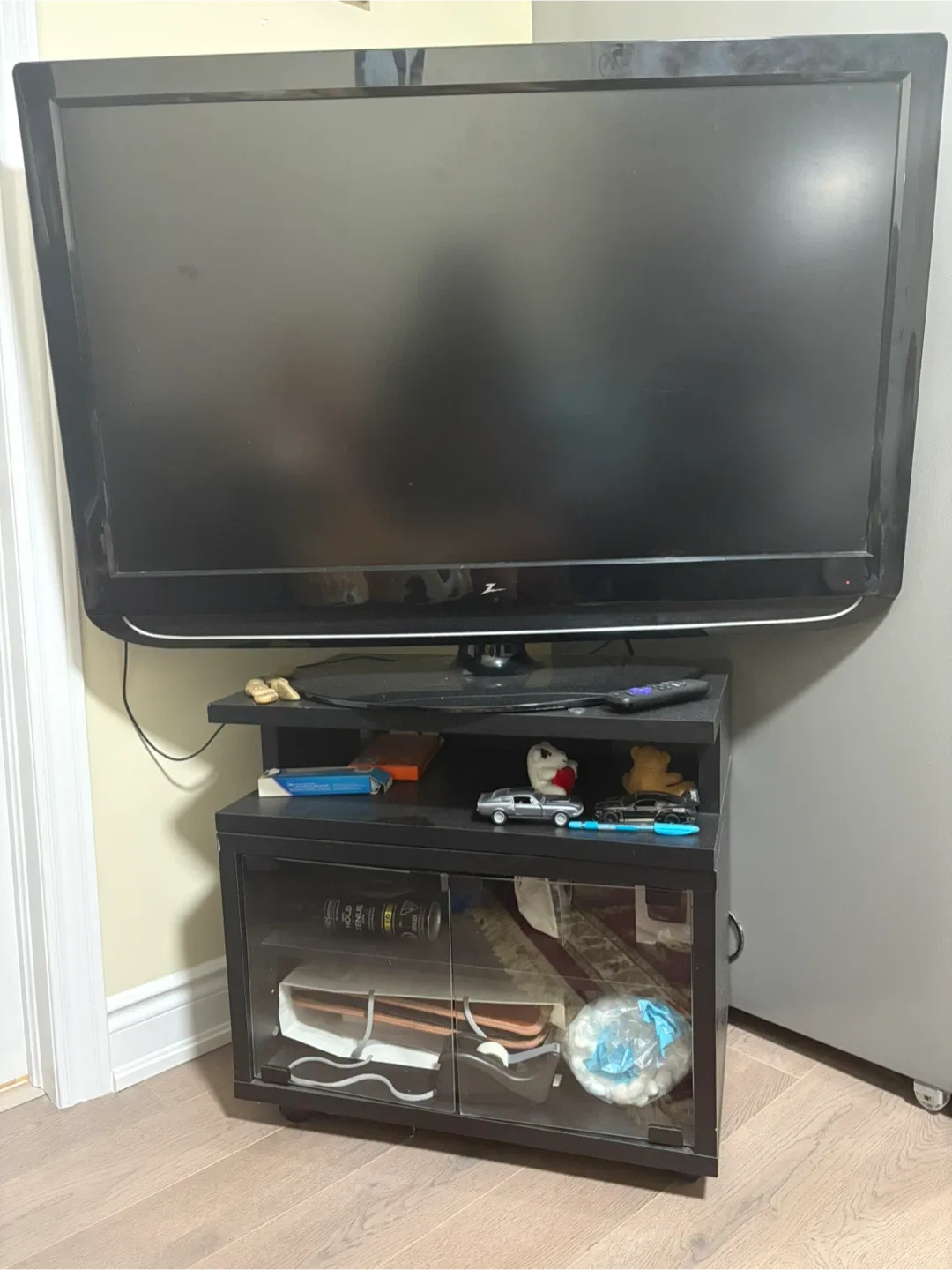 TV + TV Stand with Storage + Roku Stick – Bundle Deal