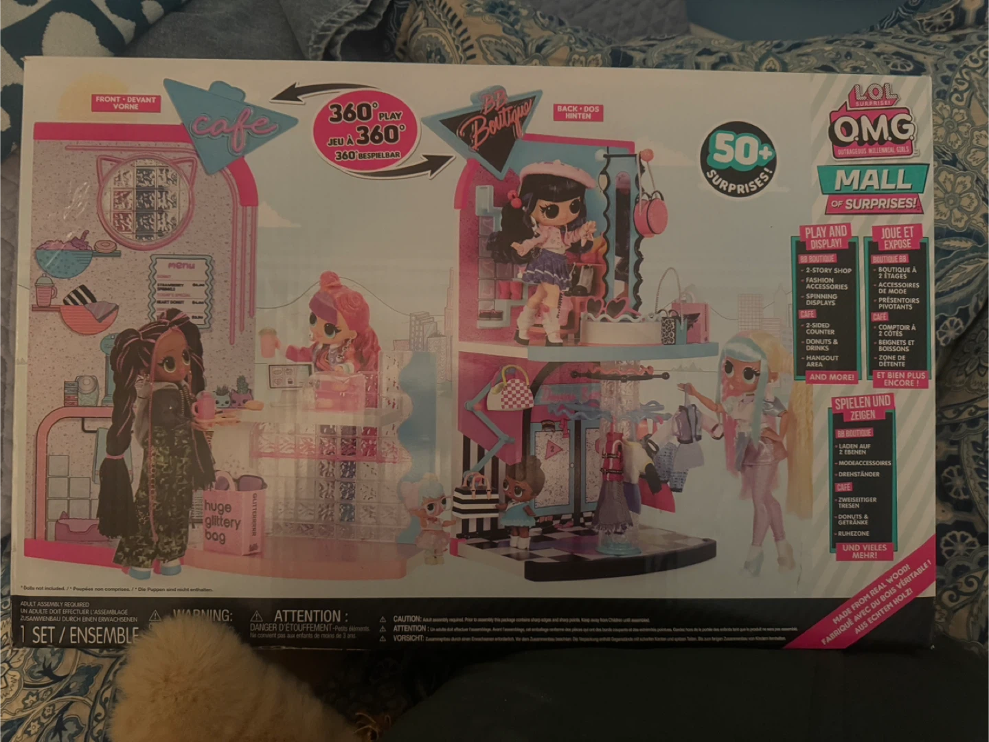 LOL OMG Mall of Surprises Playset