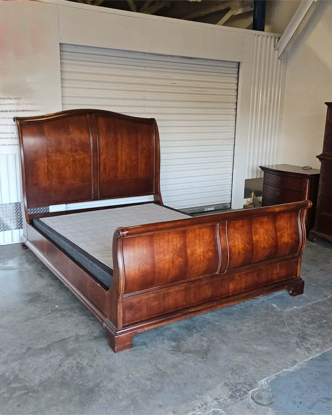 High end solid Mahogany Queen sleigh bed with boxspring image indicator(2)