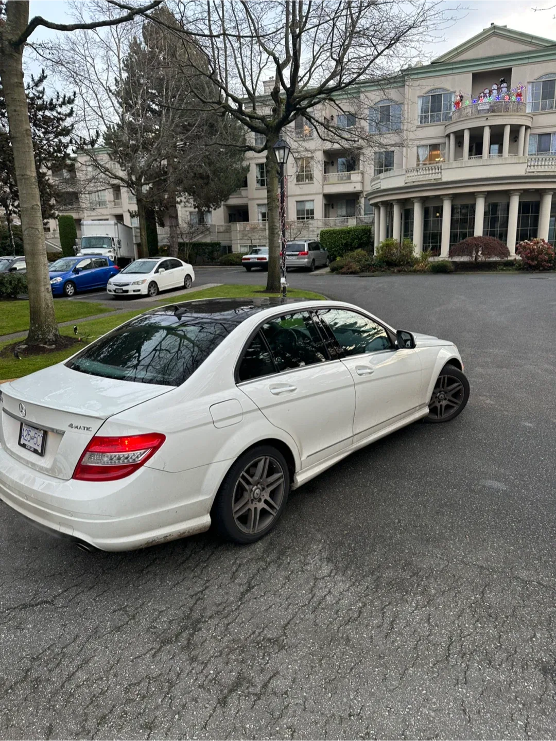 Mercedes-Benz C350 4MATIC Sedan image indicator(5)