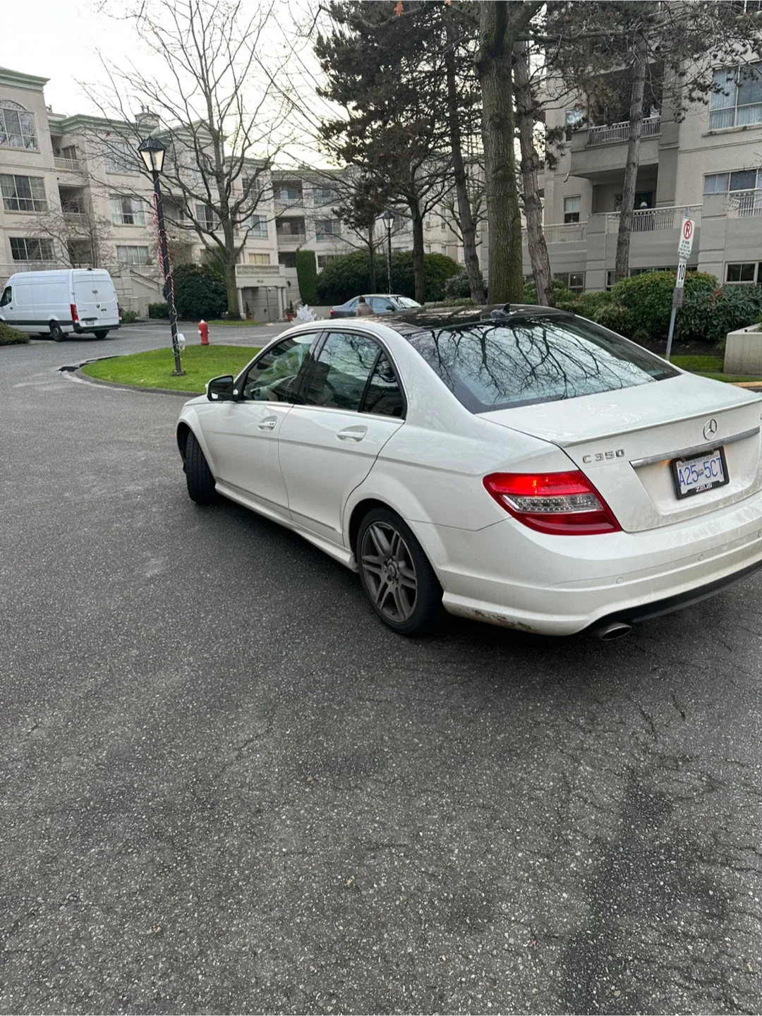Mercedes-Benz C350 4MATIC Sedan image indicator(4)