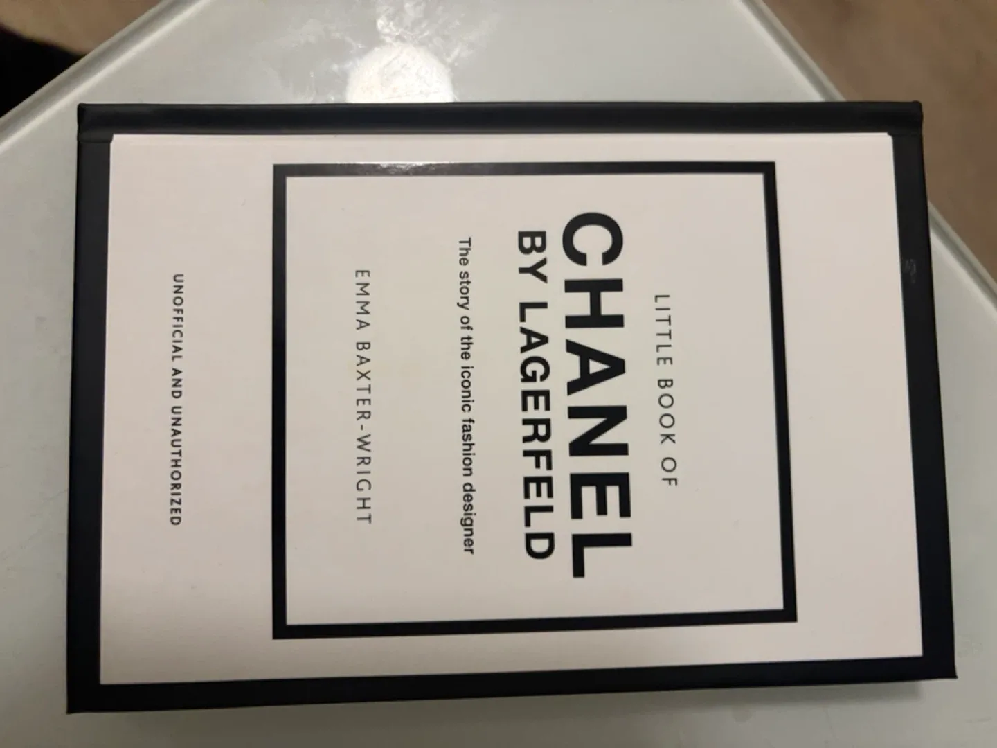 Little Book of Louis Vuitton, Chanel, Dior, Tom Ford image indicator(4)