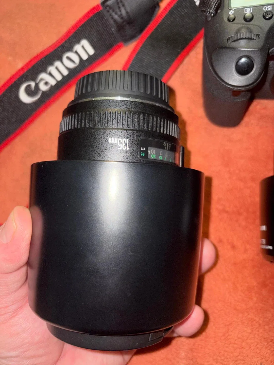 Canon EOS 6D Camera with 35mm & 135mm Lenses image indicator(2)