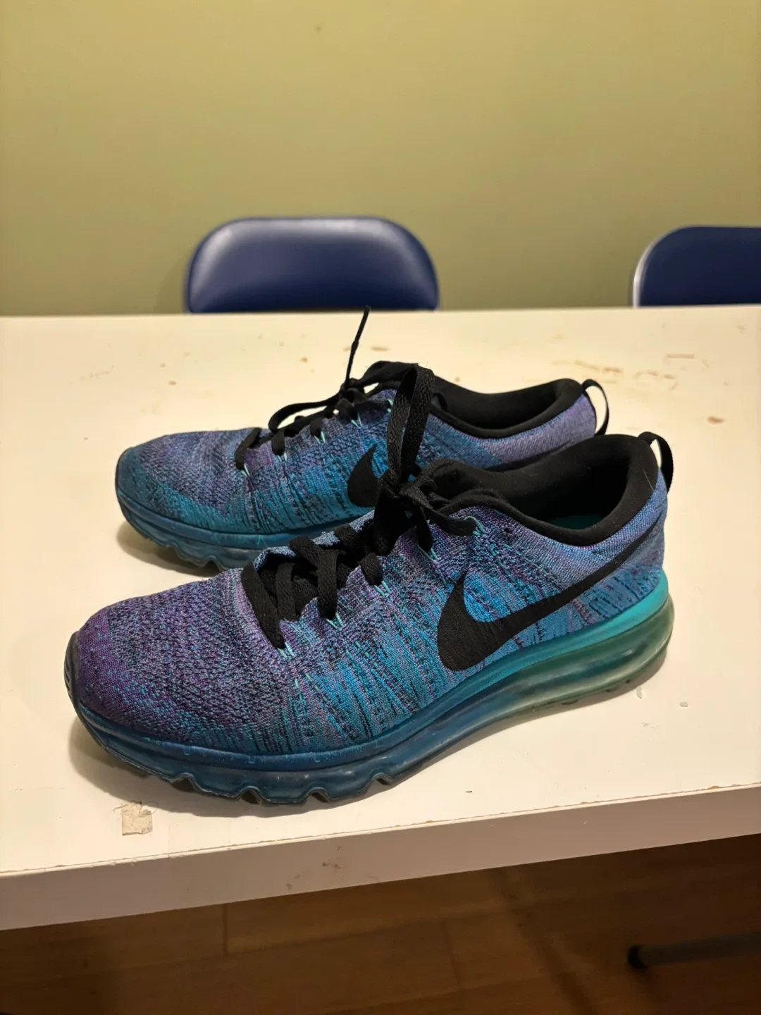 Nike Air Max Flyknit Running Shoes - Size 10 image indicator(2)