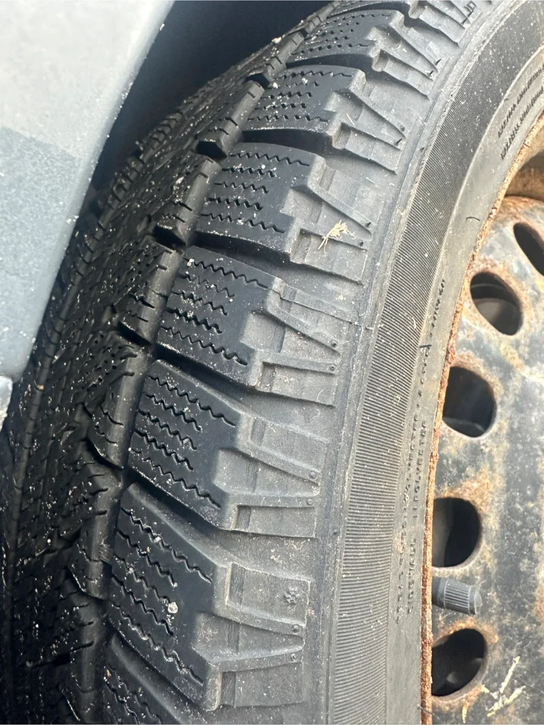 Polar Trax 225/45R17 Winter Tire image indicator(7)