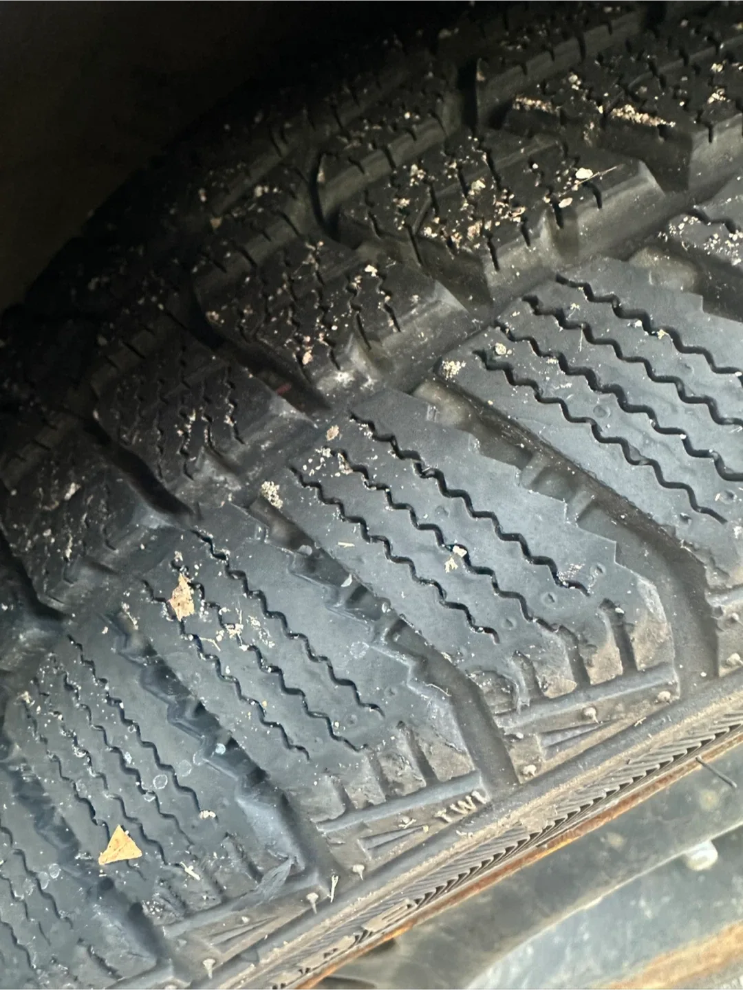 Polar Trax 225/45R17 Winter Tire image indicator(8)