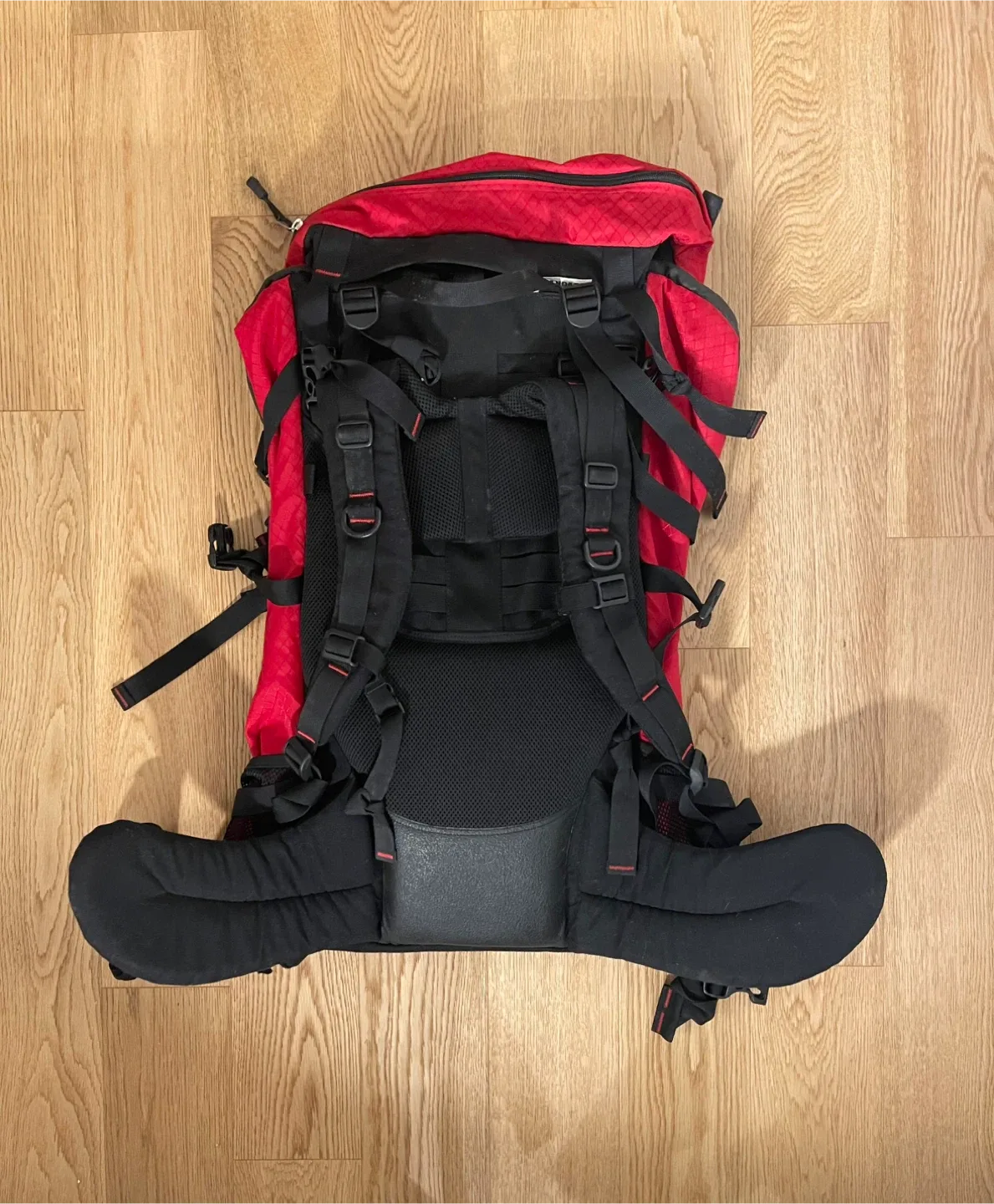 Vintage MEC Brio Red Outdoor Backpack 70L image indicator(2)