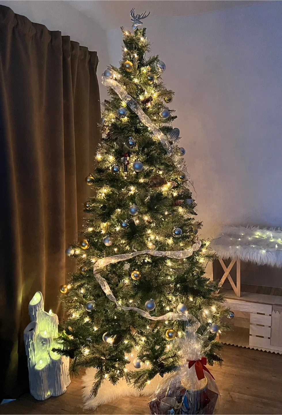Pre-lit Artificial Christmas Tree - 7.5 ft
