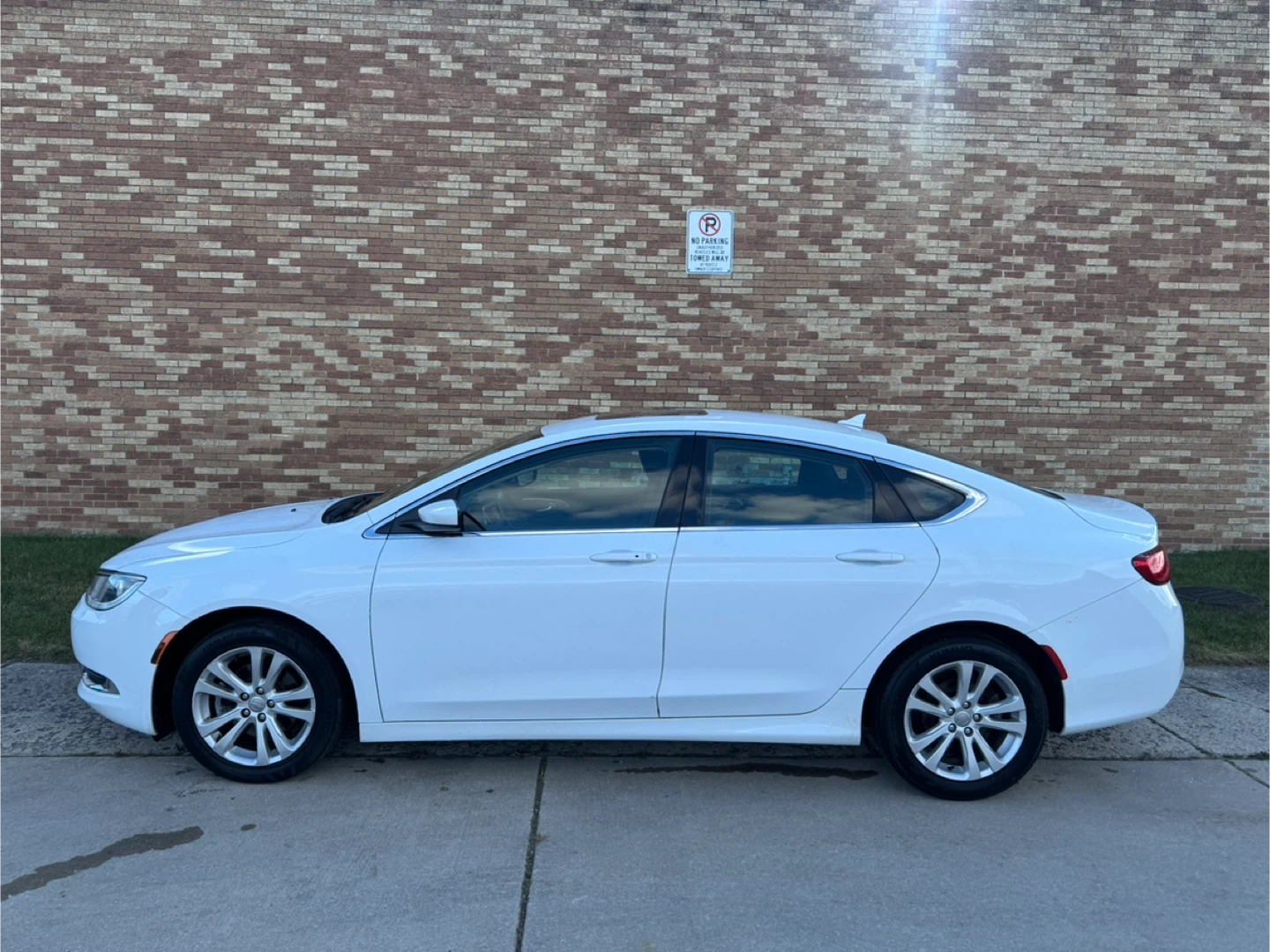 2015 CHRYSLER 200 LIMITED - photo 4