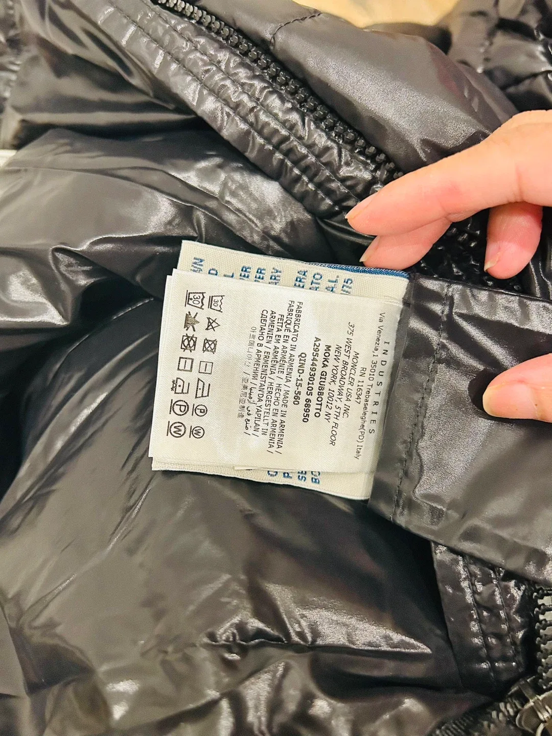 Moncler Kids Black Down Puffer Coat - Size 4 image indicator(3)