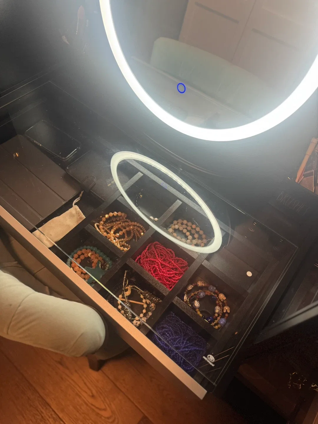 Vanity Makeup Table with LED Mirror image indicator(5)