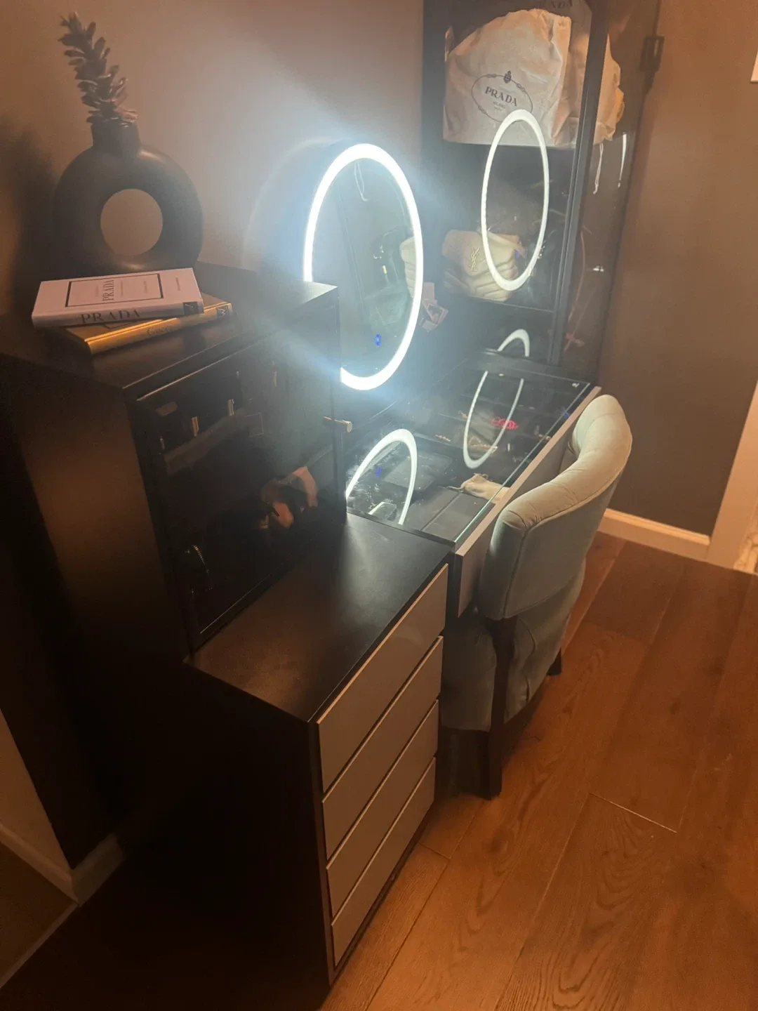 Vanity Makeup Table with LED Mirror image indicator(2)