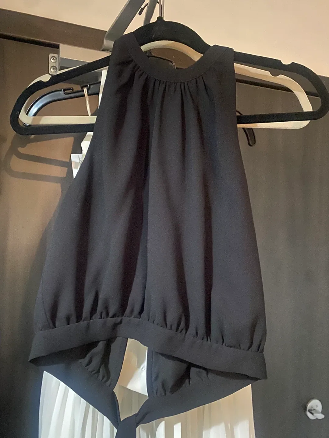 Aritizia/Wilfred Black Top and Pleated Twirl  Skirt Set image indicator(4)