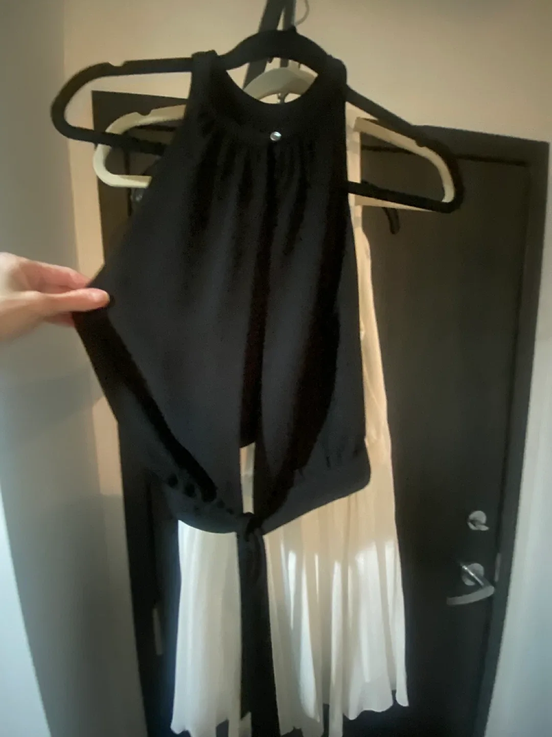 Aritizia/Wilfred Black Top and Pleated Twirl  Skirt Set image indicator(6)