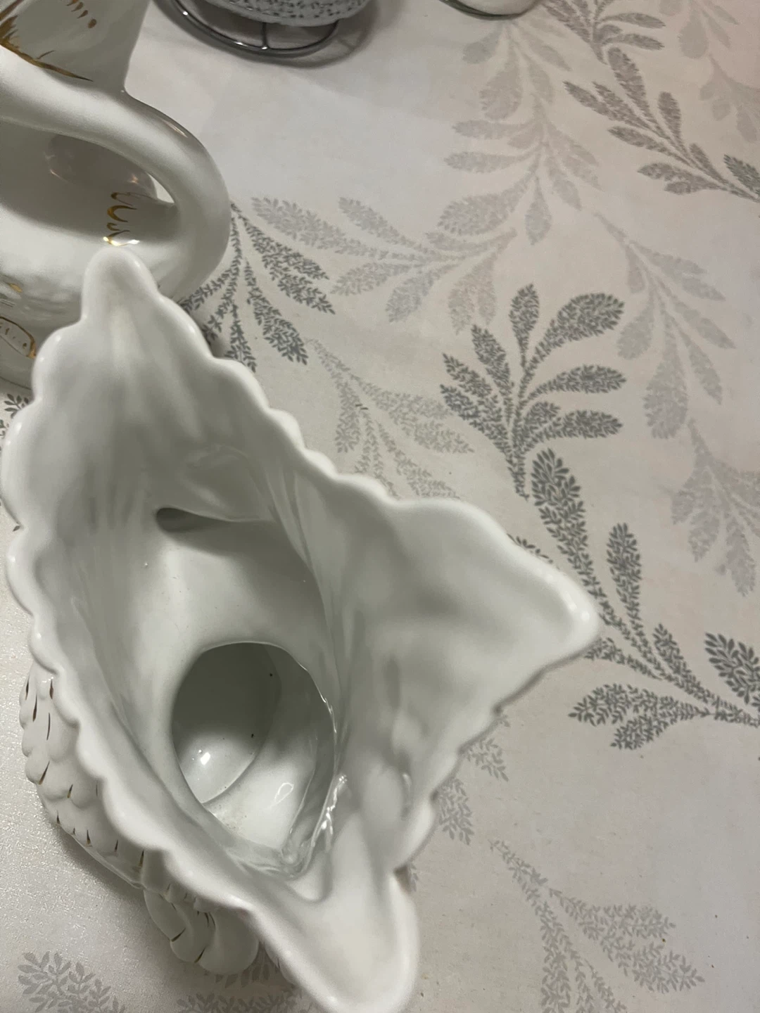 2 Swan Vase - White with Gold Accents - photo 3