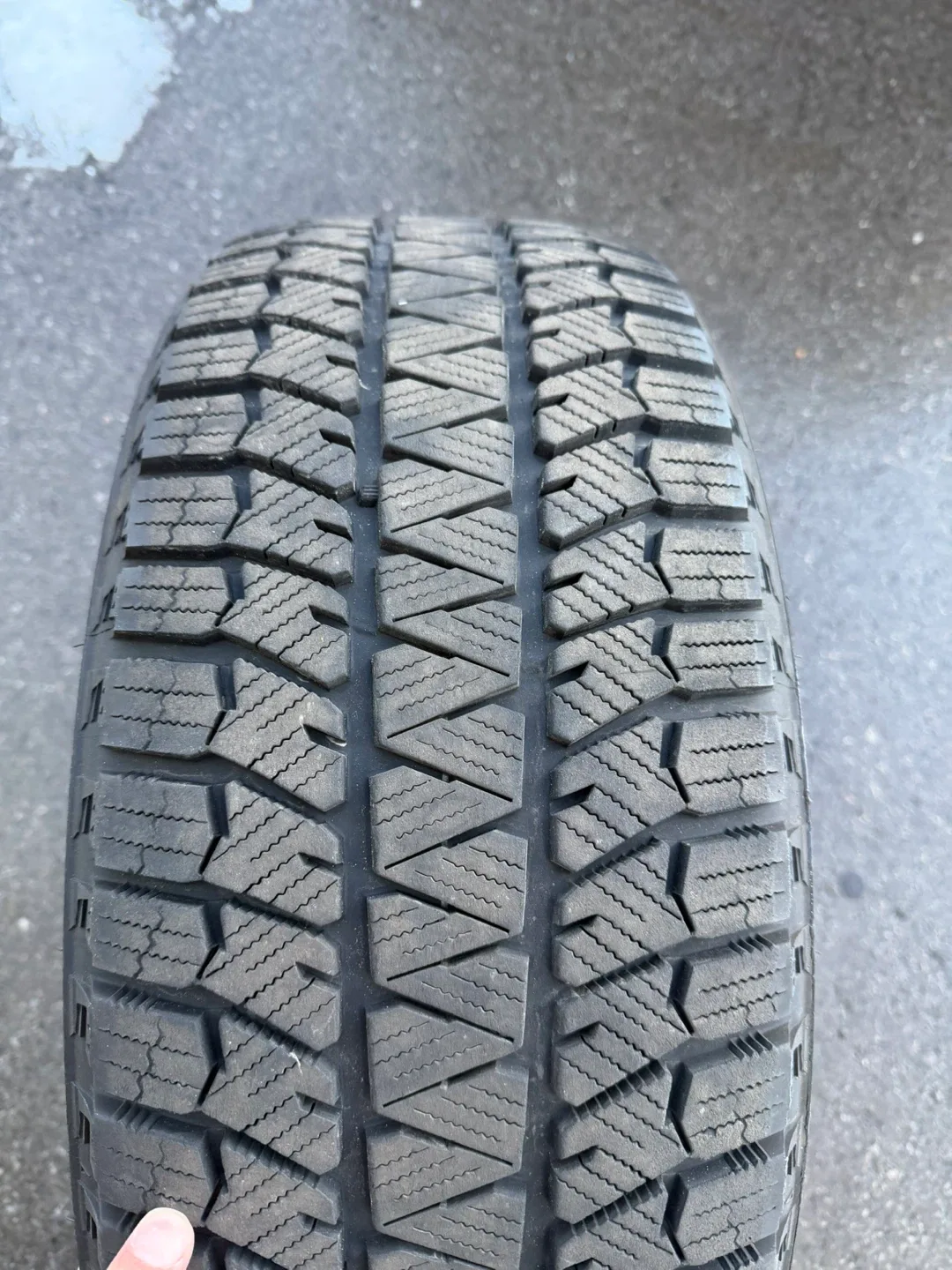 Bridgestone Blizzak WS90 225/55R18 Winter Tire image indicator(2)