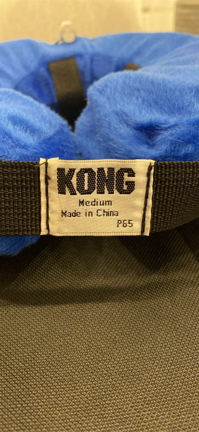 KONG Cloud Collar - Medium image indicator(2)