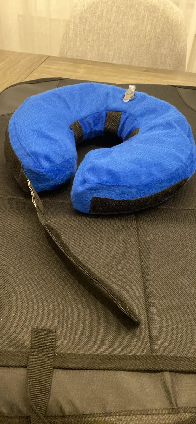 KONG Cloud Collar - Medium image indicator(4)