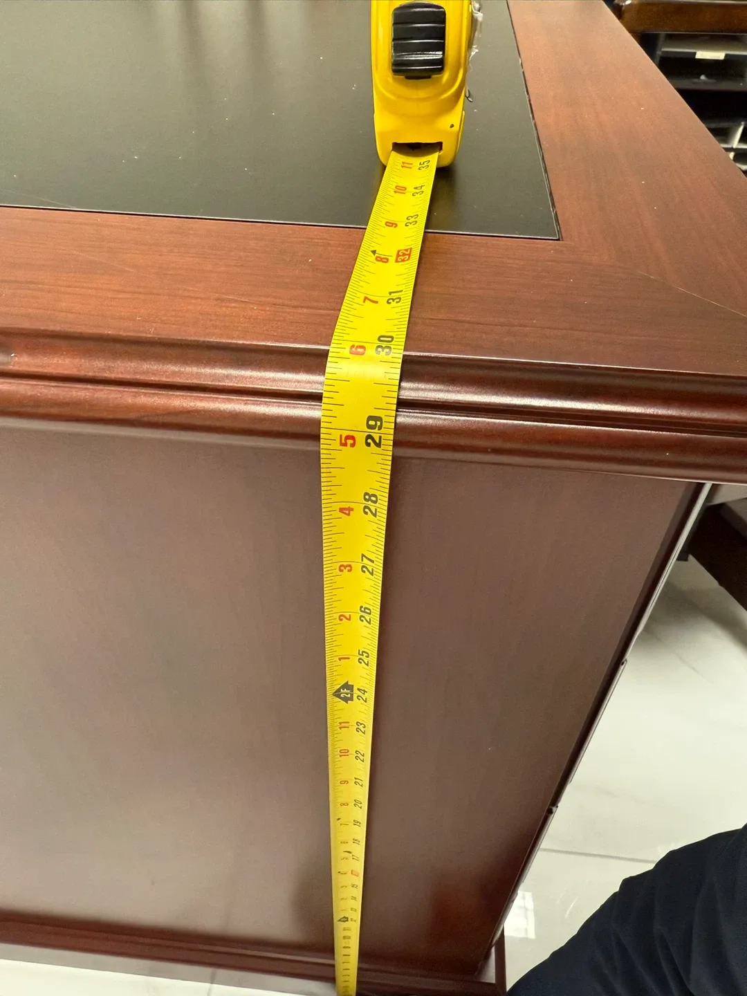 Wooden Executive Desk image indicator(3)