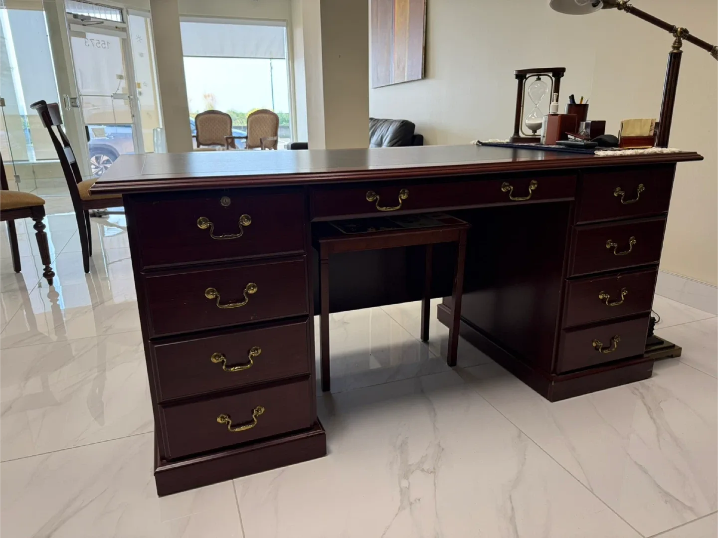 Wooden Executive Desk image indicator(5)