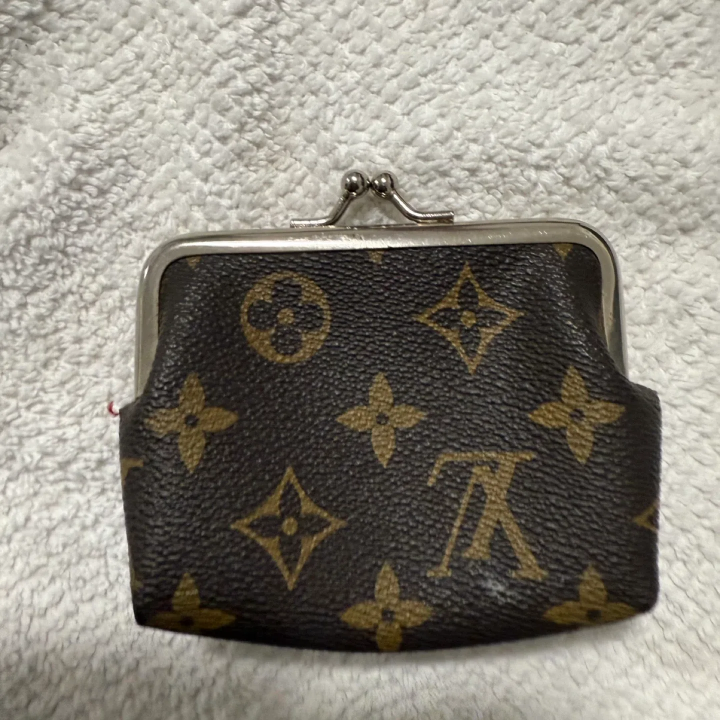 Louis Vuitton Monogram Coin Purse image indicator(2)