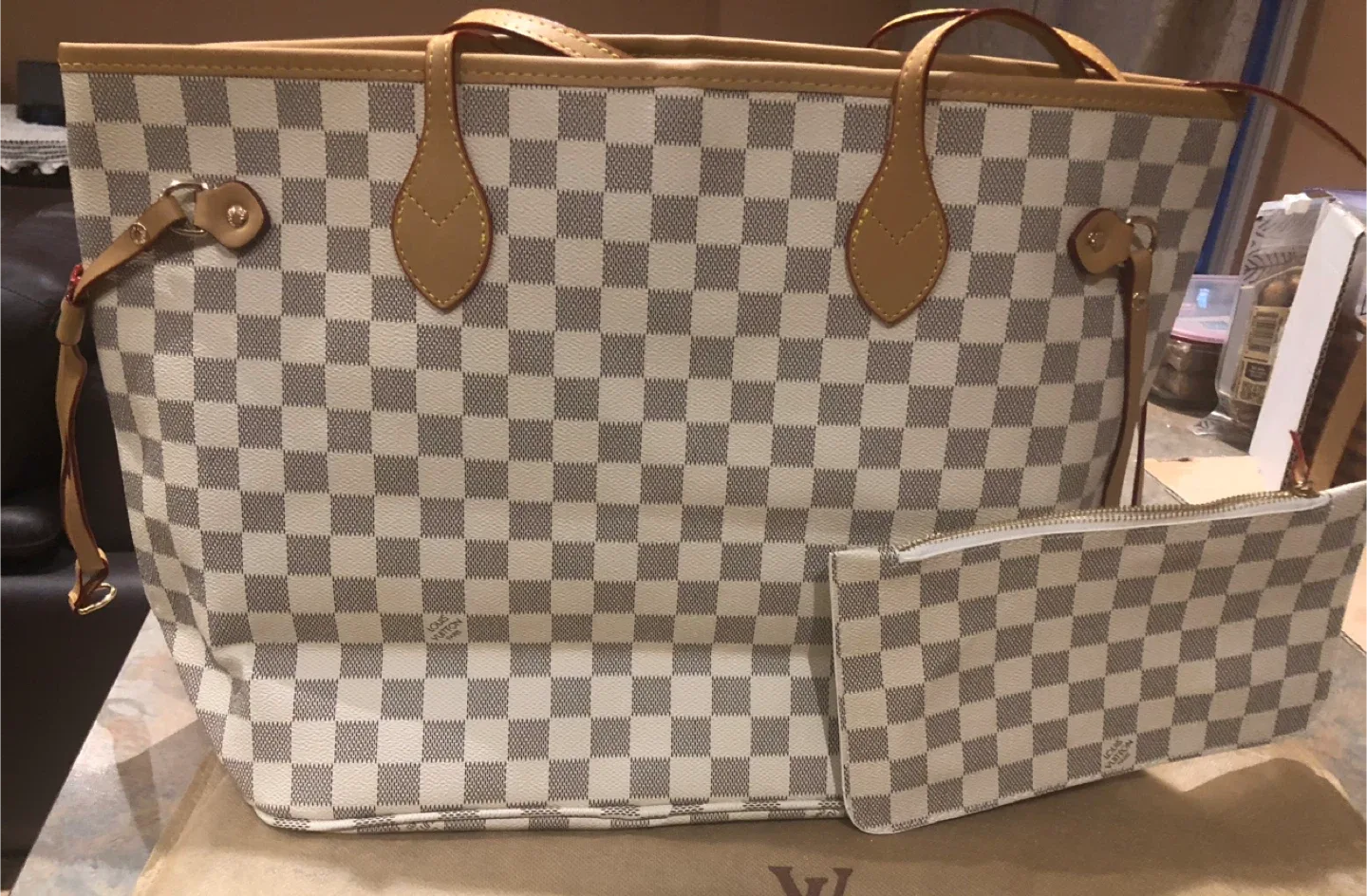 LV Damier Neverfull Medium New image indicator(3)