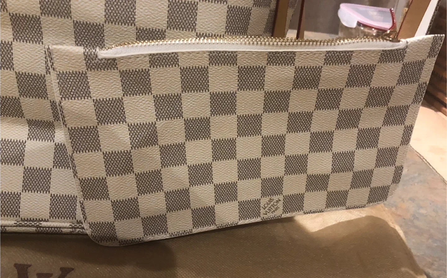LV Damier Neverfull Medium New image indicator(6)